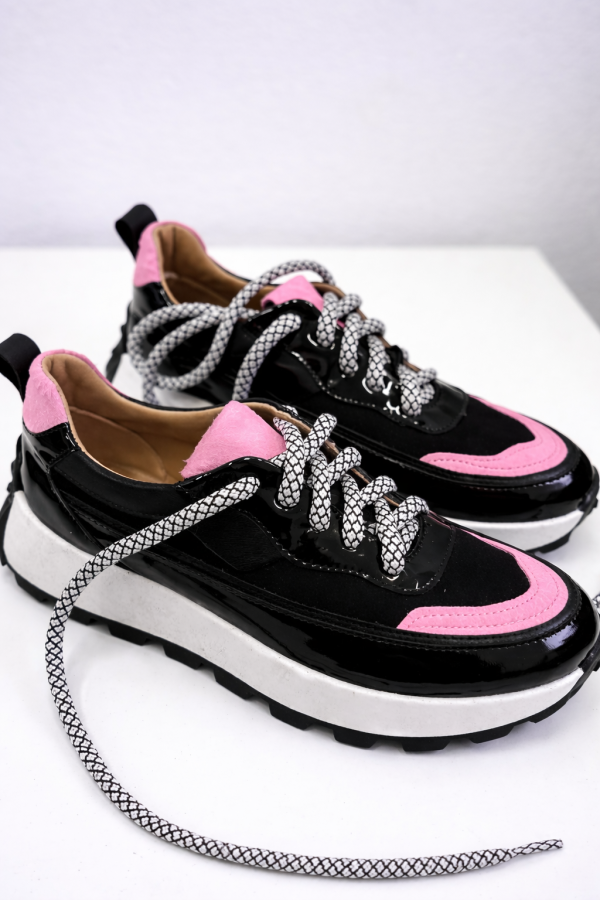 Kedai “Juodai - rožinė energija” 